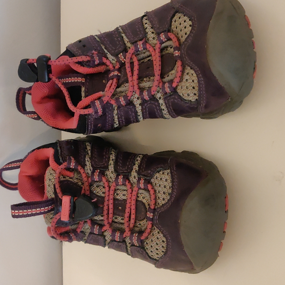 Keen youth girls hiking shoes purple pink size 10